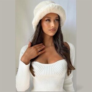 Selene L Elegant Super soft, fluffy White Faux Fur artsy fuzzy Bucket Hat